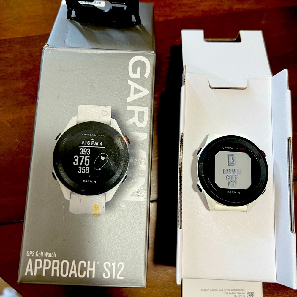Garmin approach S12 gos golf watch brand new on original packaging